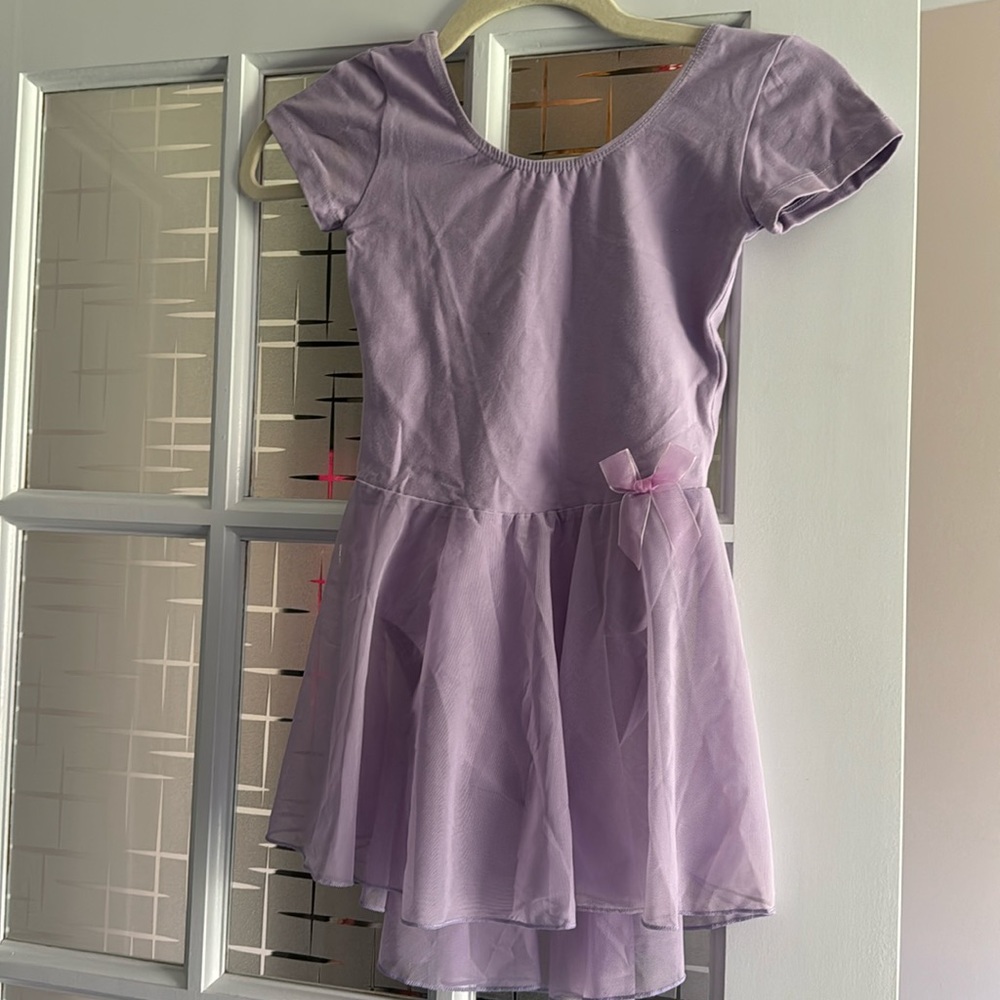 Ballet leotard lilac. Girls size 140.
